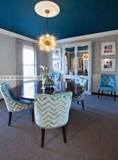 استفاده از رنگ آبی تیره برای سقف اتاق